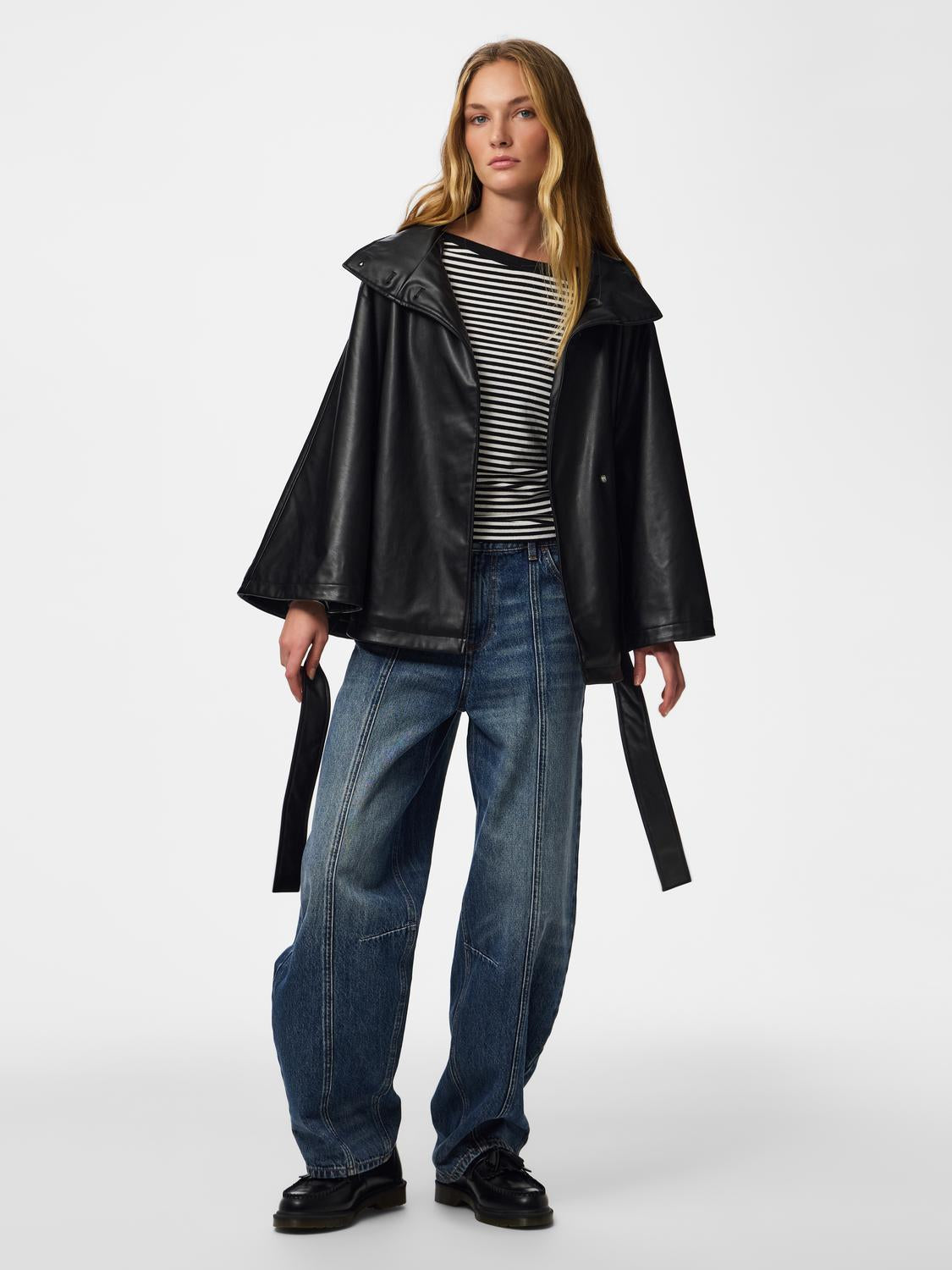 model_shot-front_full